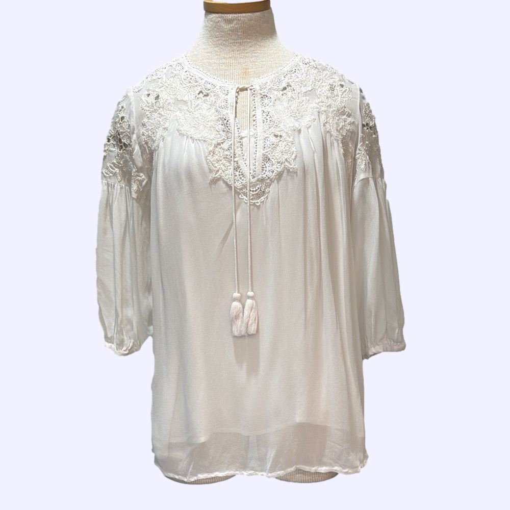 Chico’s sz L cream colored lace/beaded sheer top w/tassels and puff short sleeve